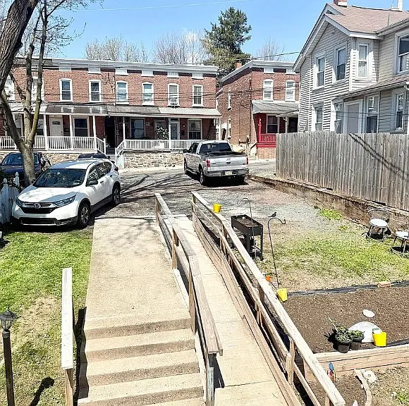 325 Main St #1 — Photo 4