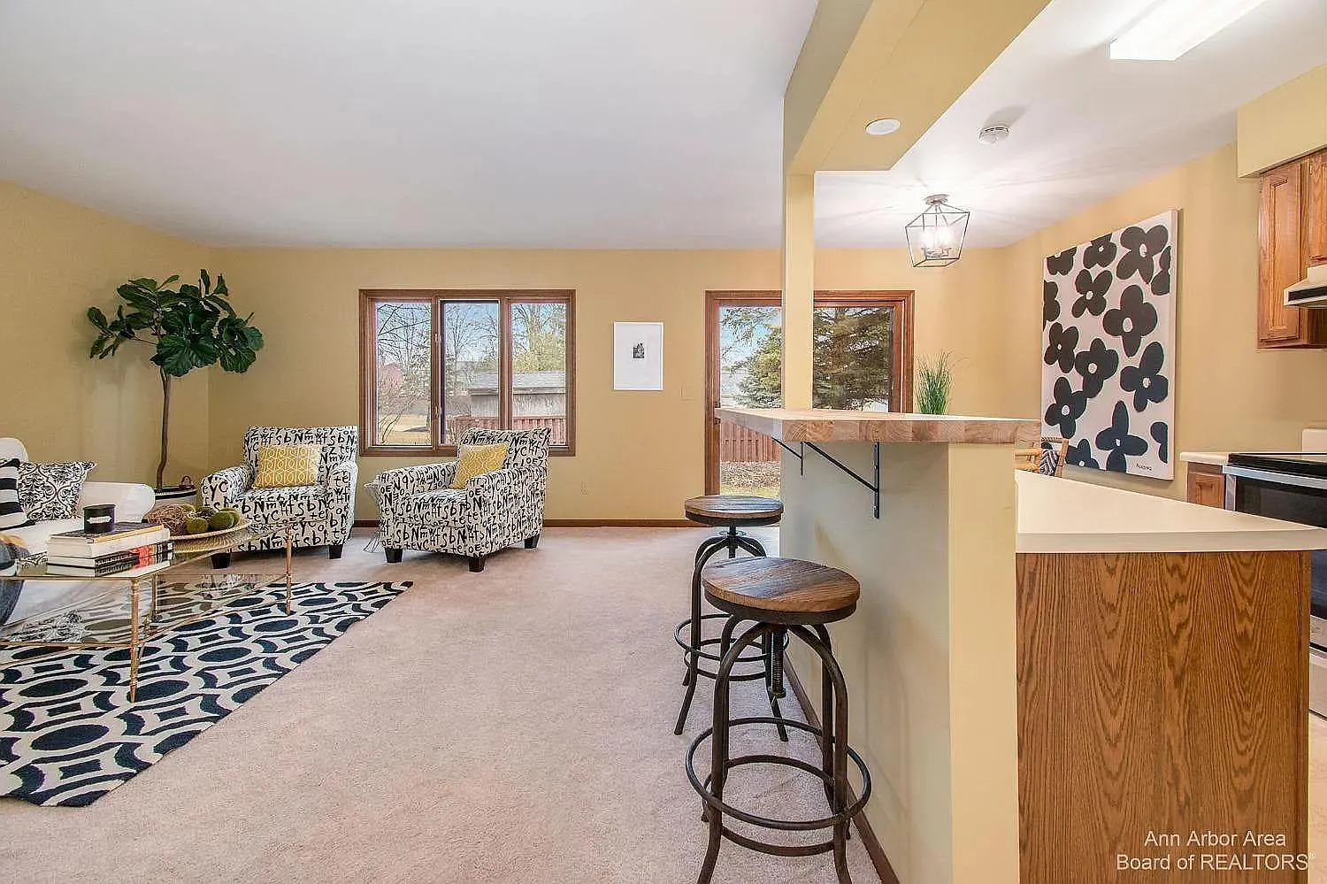 2 bed, 1639 sqft, $2,395 — Photo 2