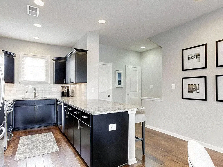 22832 Goldsborough Ter — Photo 23