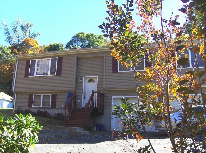 4BR, 2BA rised ranch