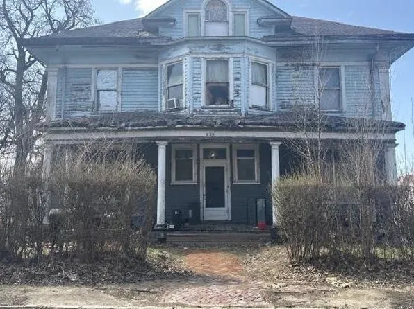 826 N 11th St, Saint Joseph, MO 64501