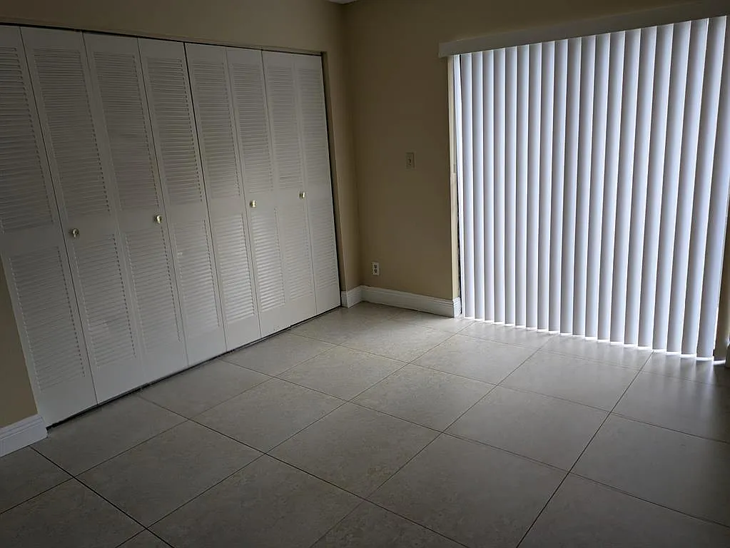 3 bed, 1078 sqft, $2,350 — Photo 4
