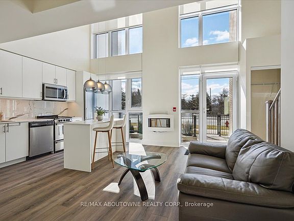 4th image of 509 Dundas St W #103
