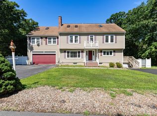 15 Marion St, Wilmington, MA 01887