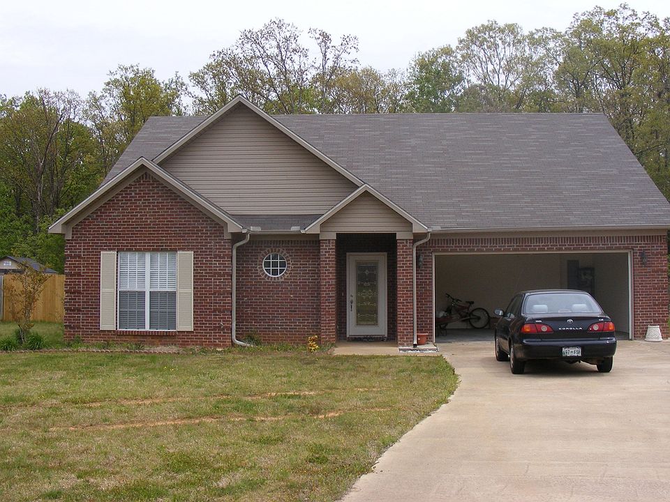 1st image of 135 Garden Terrace Dr