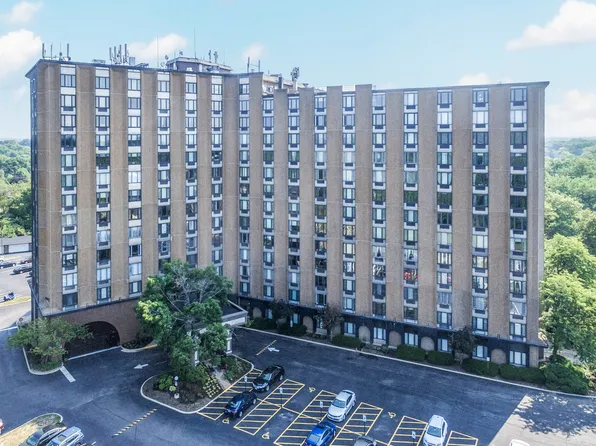 1 Renaissance Pl Unit 805, Palatine, IL 60067