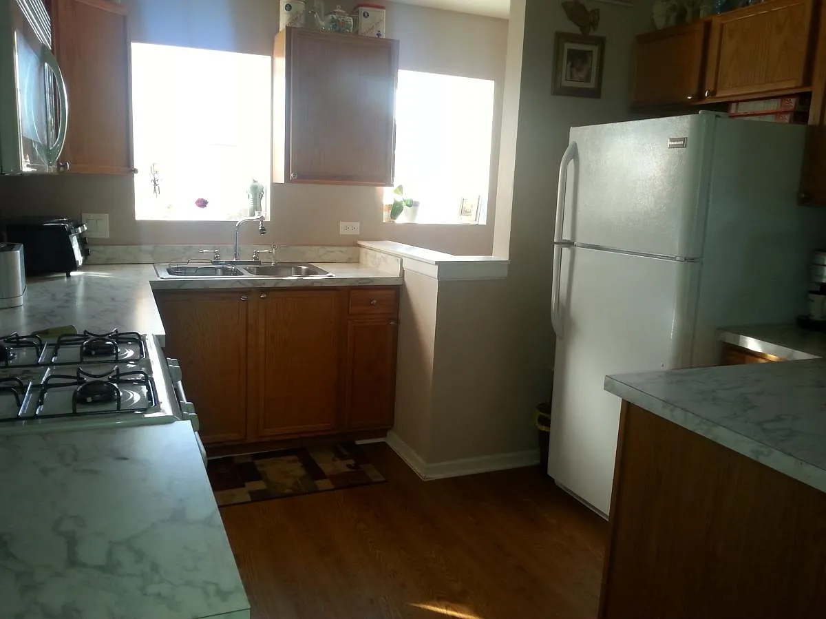 2 bed, 1300 sqft, $2,000 — Photo 3