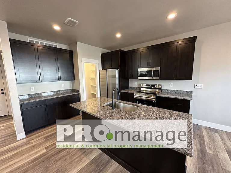 1385 Remington Trl — Photo 5