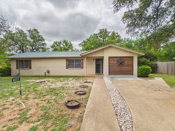 207 Skylark Dr