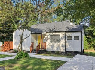 657 Woods Dr NW, Atlanta, GA