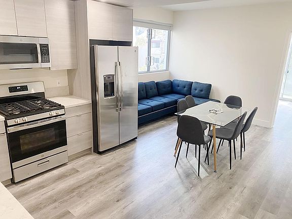 662 Kelton Avenue, Westwood, CA 90024 - Kitchen/Dining Area