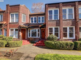 4353 NE Halsey St APT 6, Portland, OR 97213
