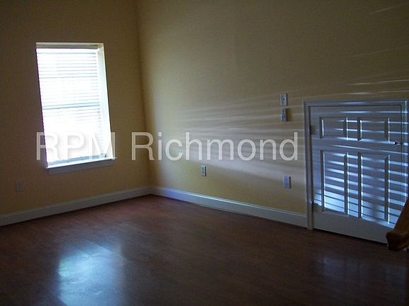4th image of 2418 E Franklin St #U107
