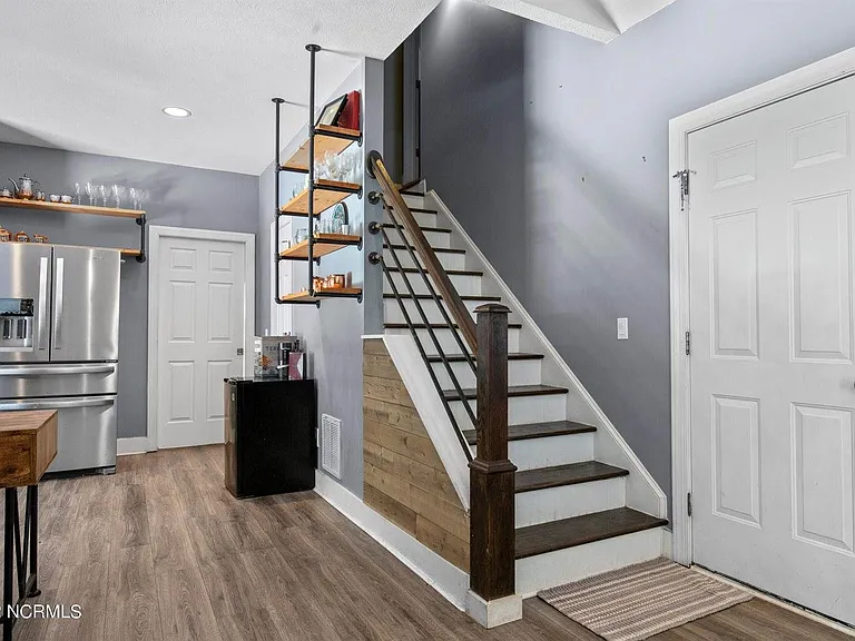 255 W Hedgelawn Way — Photo 10