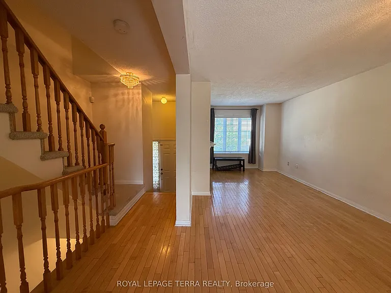 80 Acorn Pl #16 — Photo 22
