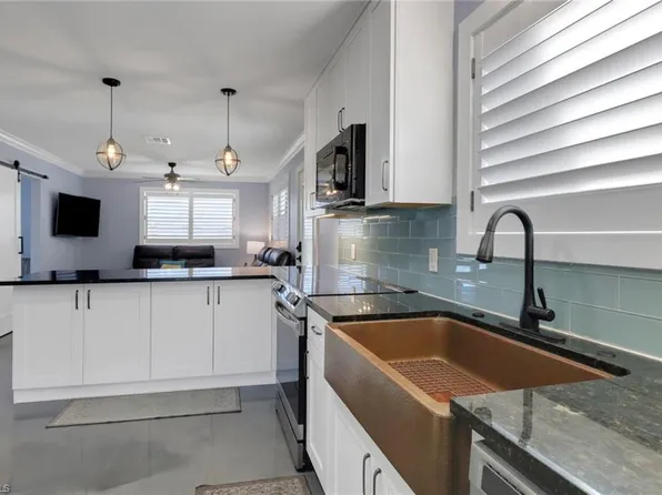 9804 Montana CT, BONITA SPRINGS, FL 34135