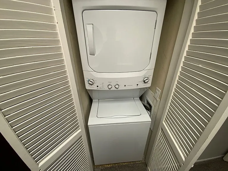 135 S Sierra Ave #14 — Photo 32