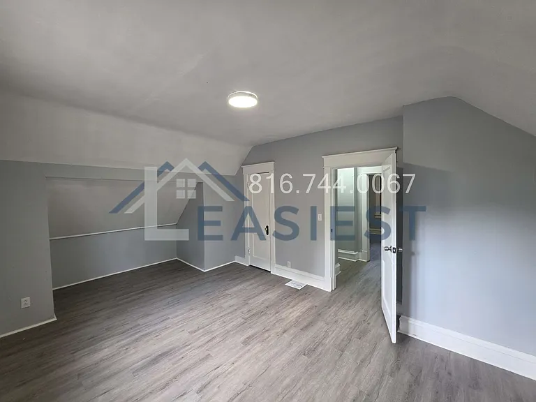 4453 Francis St — Photo 11
