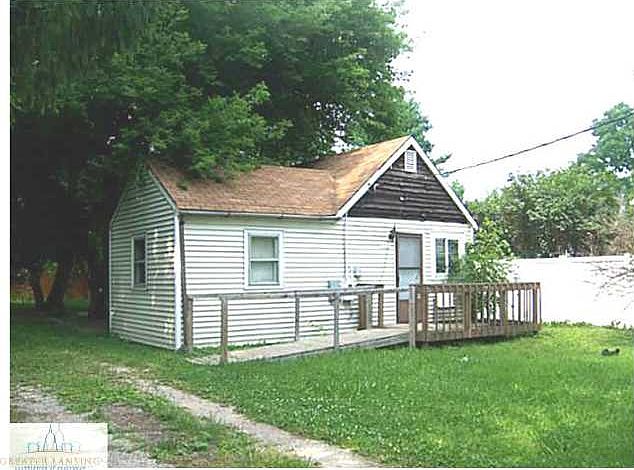 2nd image of 723 Orchard Glen Ave