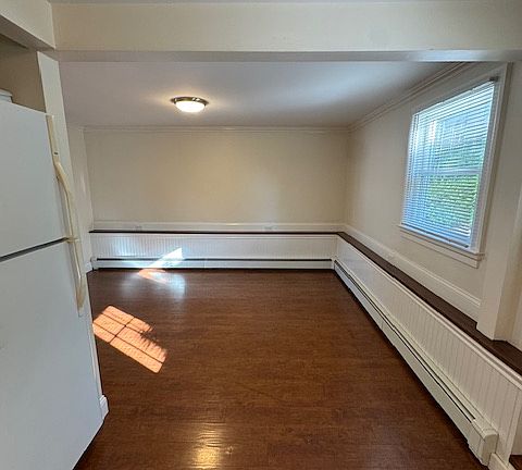 3rd image of 89 19th St #1