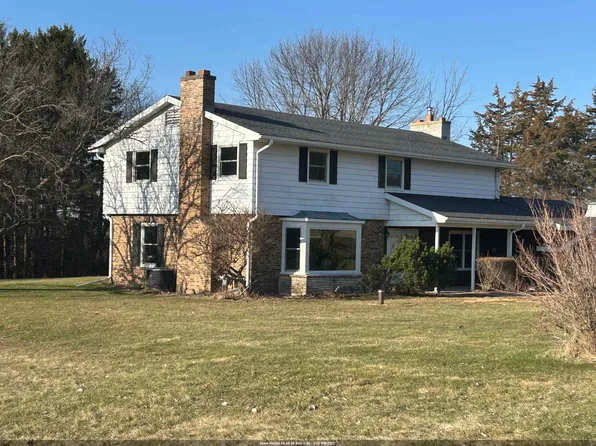 W2268 Ledgeview Rd, Green Lake, WI 54941