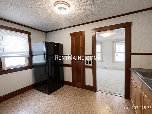 5th image of 148 Essex St APT 5