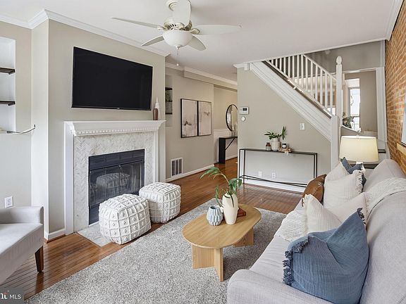 5th image of 1718 Johnson St