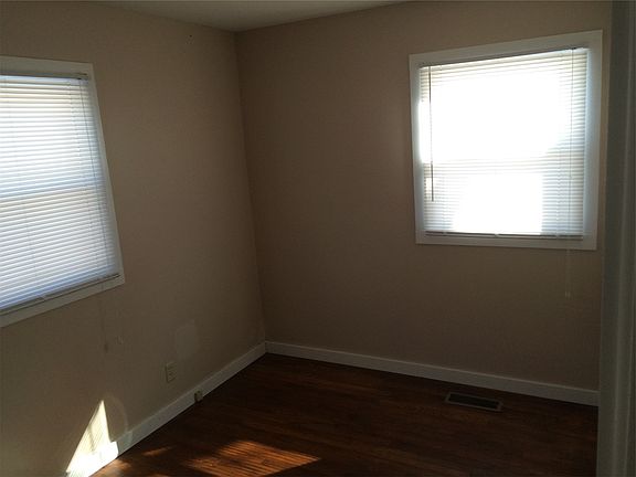 4th image of 729 1st St