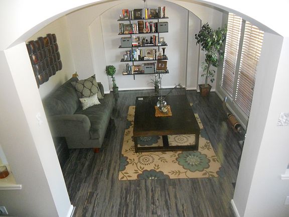 Sitting room/formal dining