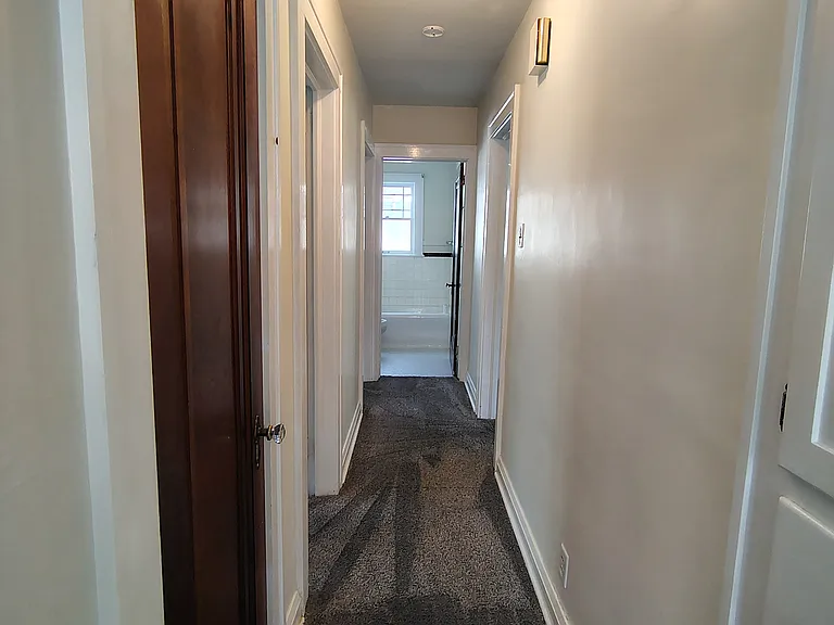 214 Chester Ave — Photo 6