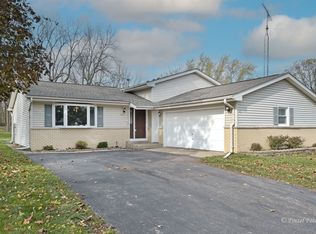 1015 Carol Ave, Woodstock, IL 60098