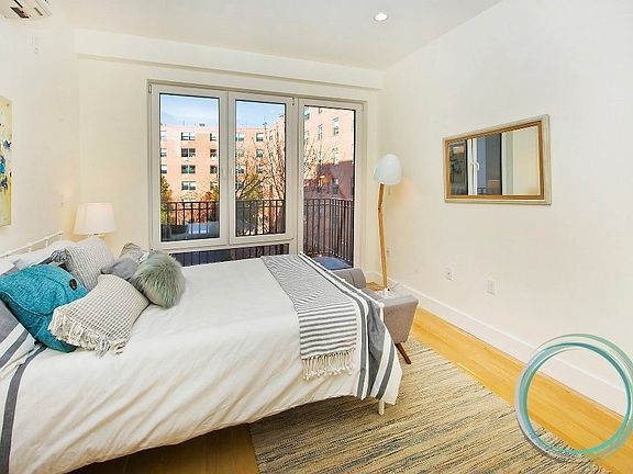 3rd image of 961 Willoughby Ave #104