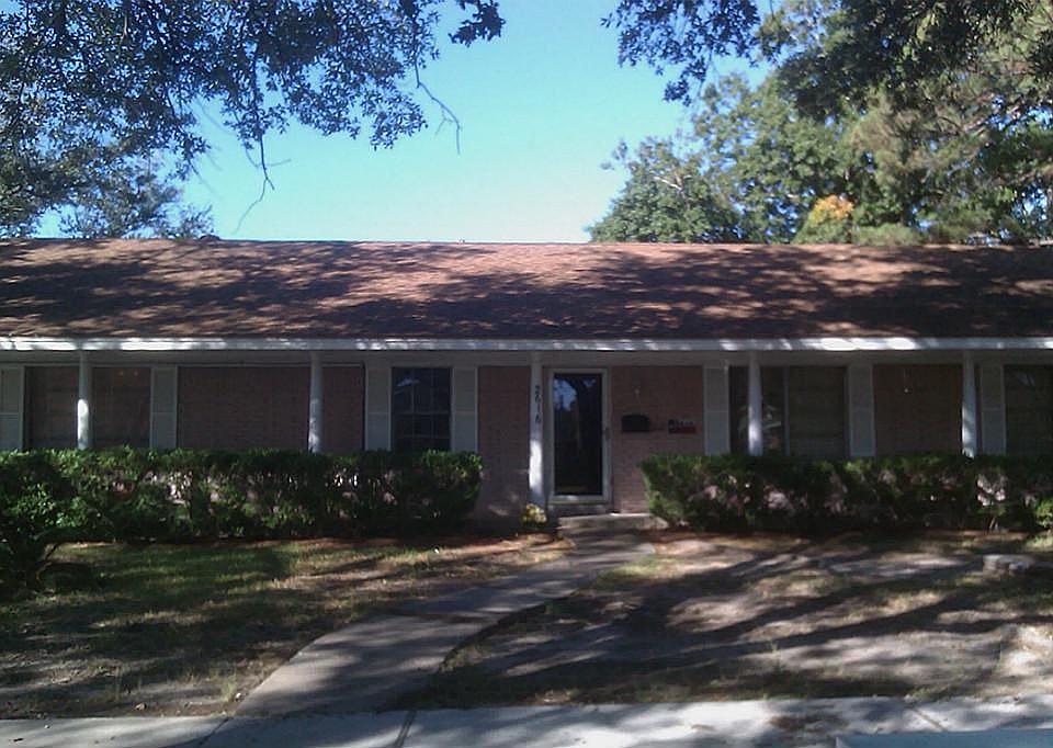 1st image of 2616 Oaks Dr
