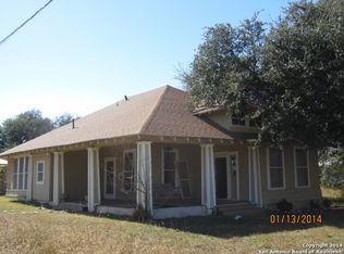 620 E San Marcos St, Pearsall, TX 78061