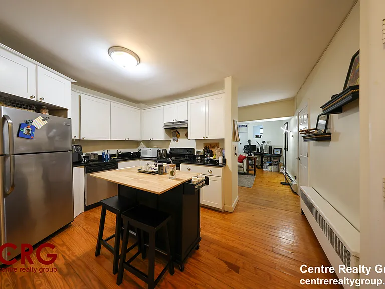 1728 Beacon St #B — Photo 6