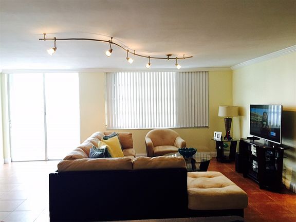 4th image of 2780 NE 183rd St APT 1804