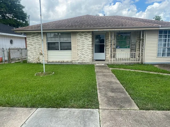 3004 Chalona Dr, Chalmette, LA 70043
