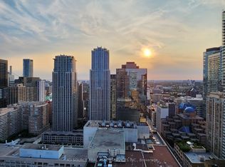 21 Carlton St #3601, Toronto, ON M5B 1L3