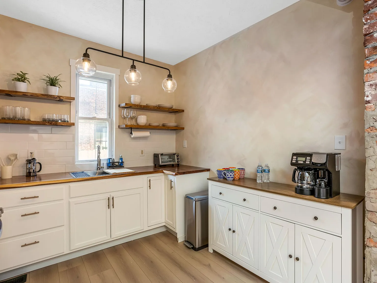 3 bed, 2.5 bath, 1939 sqft, $2,950 — Photo 4