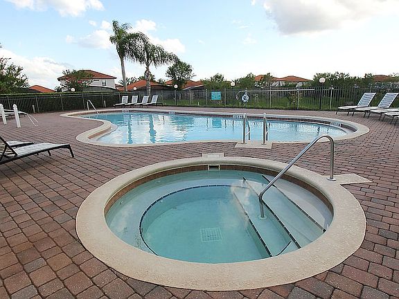 RESORT POOL