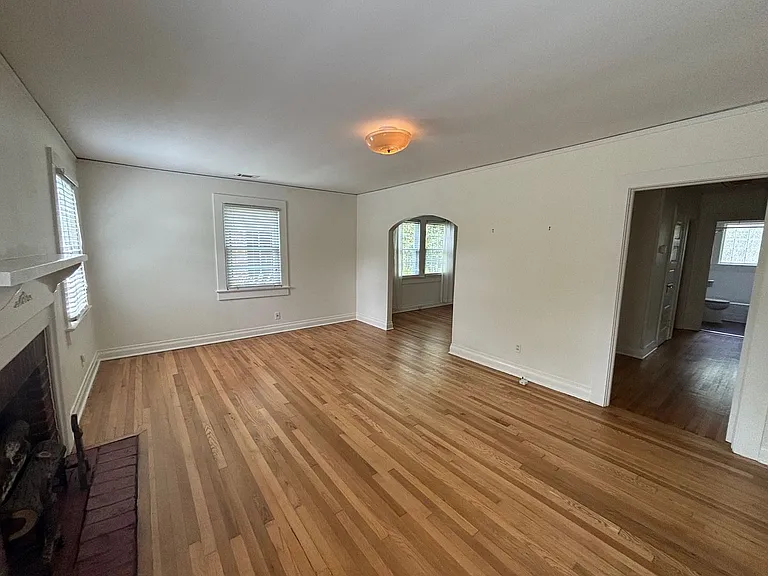 915 Brandon Ave — Photo 4