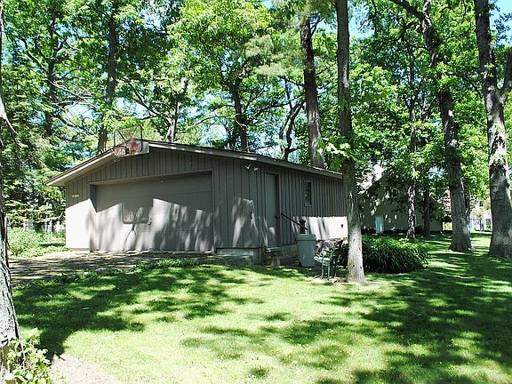 2nd image of N5570 Old Oak Ln