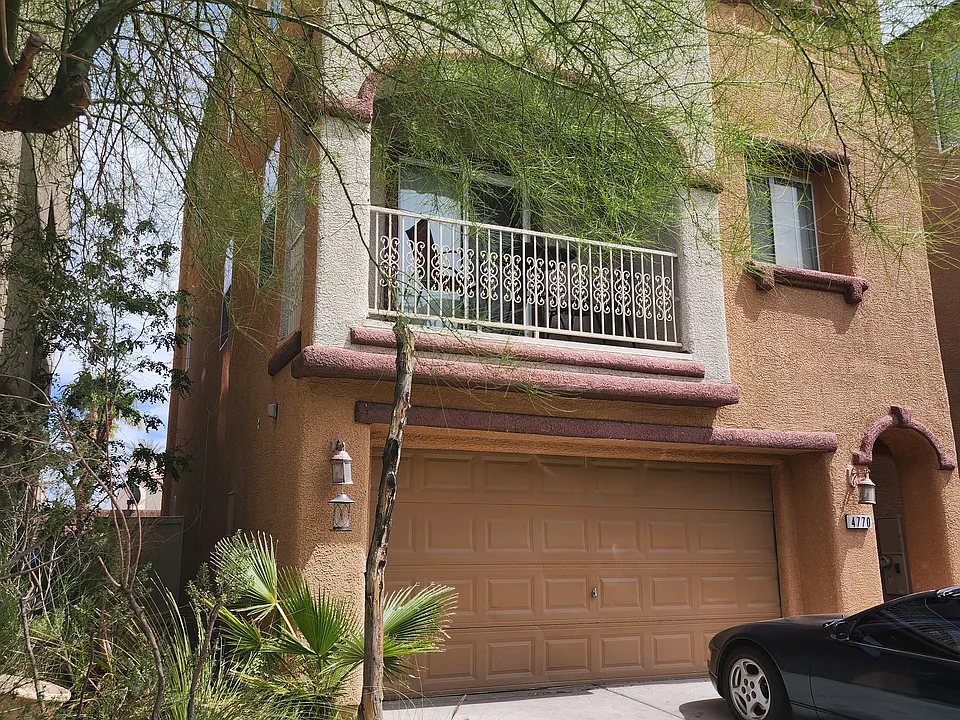 4770 Cortina Rancho St #2