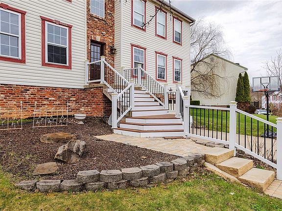 4th image of 537 Jackson Dr