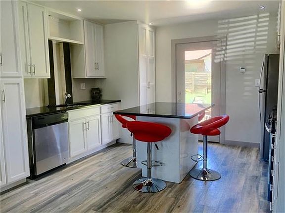 4th image of 3467 Willowrun Dr APT A