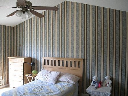 Large master bedroom with en suite master bathroom