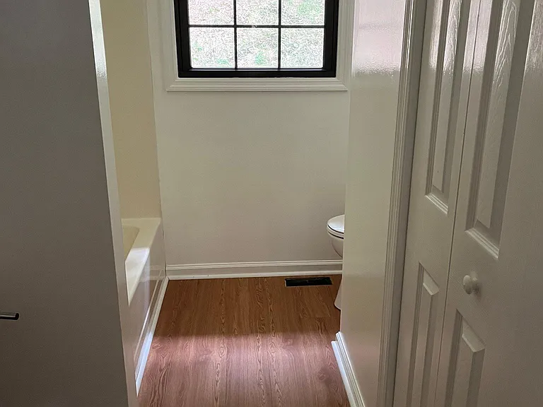 425 W Chestnut St — Photo 2