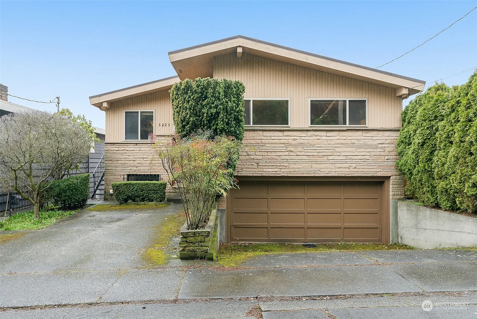 3223 30th Avenue W photo 1