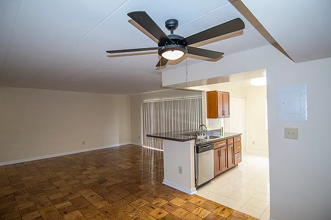 Ashley Apartments — Photo 37