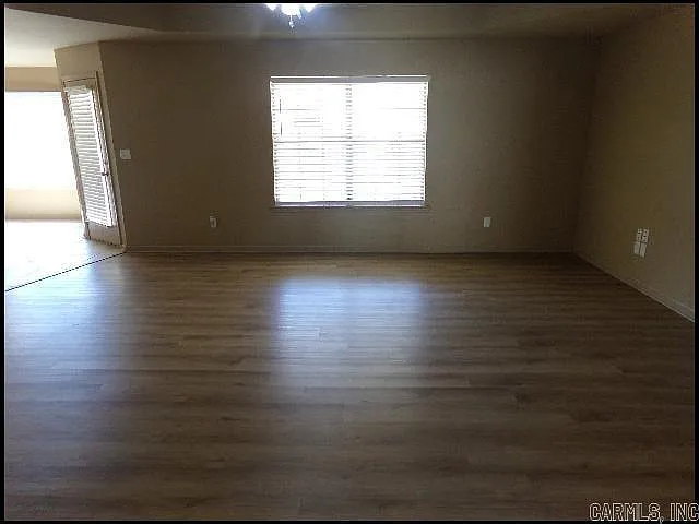 8005 Jasmine Cv — Photo 3